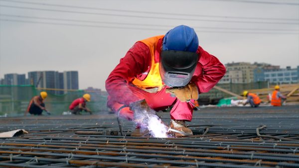 安全帽有效期几年,不同材质安全帽有效期,容易踩坑的认知误区
