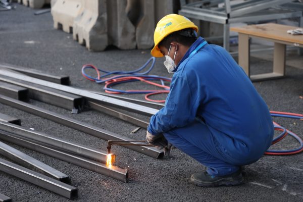 安全帽使用规范：日常检查与报废判定